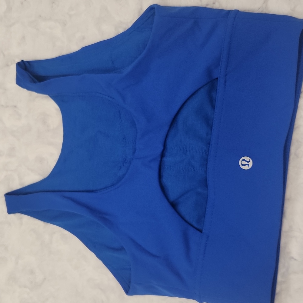 Lululemon long line bra top. See pictures to know the size, no label.